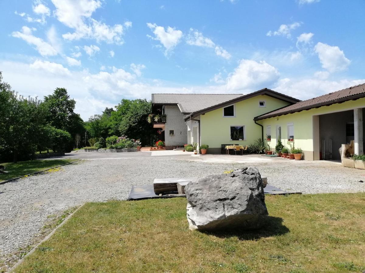 Deno Appartement Podgrad (Notranjska)