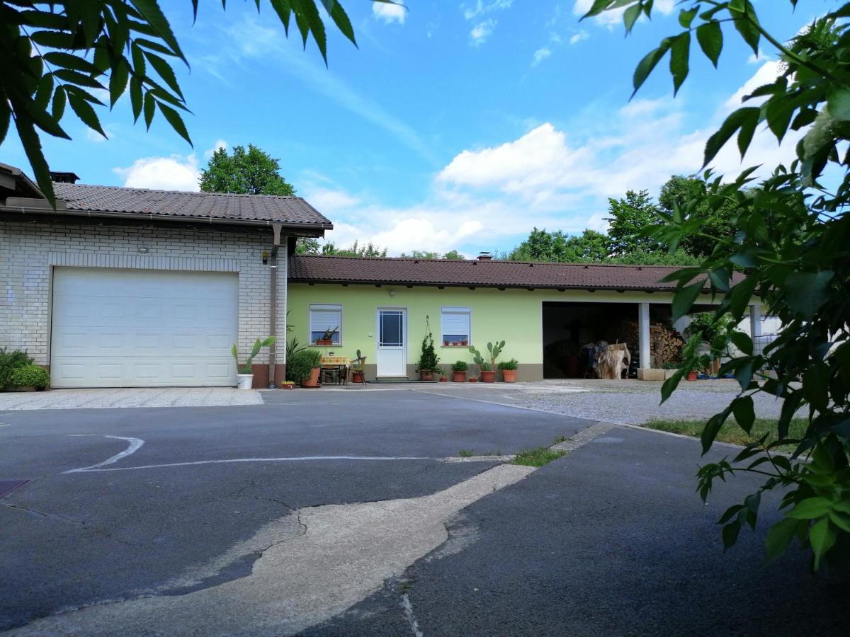 Deno Appartement Podgrad (Notranjska)